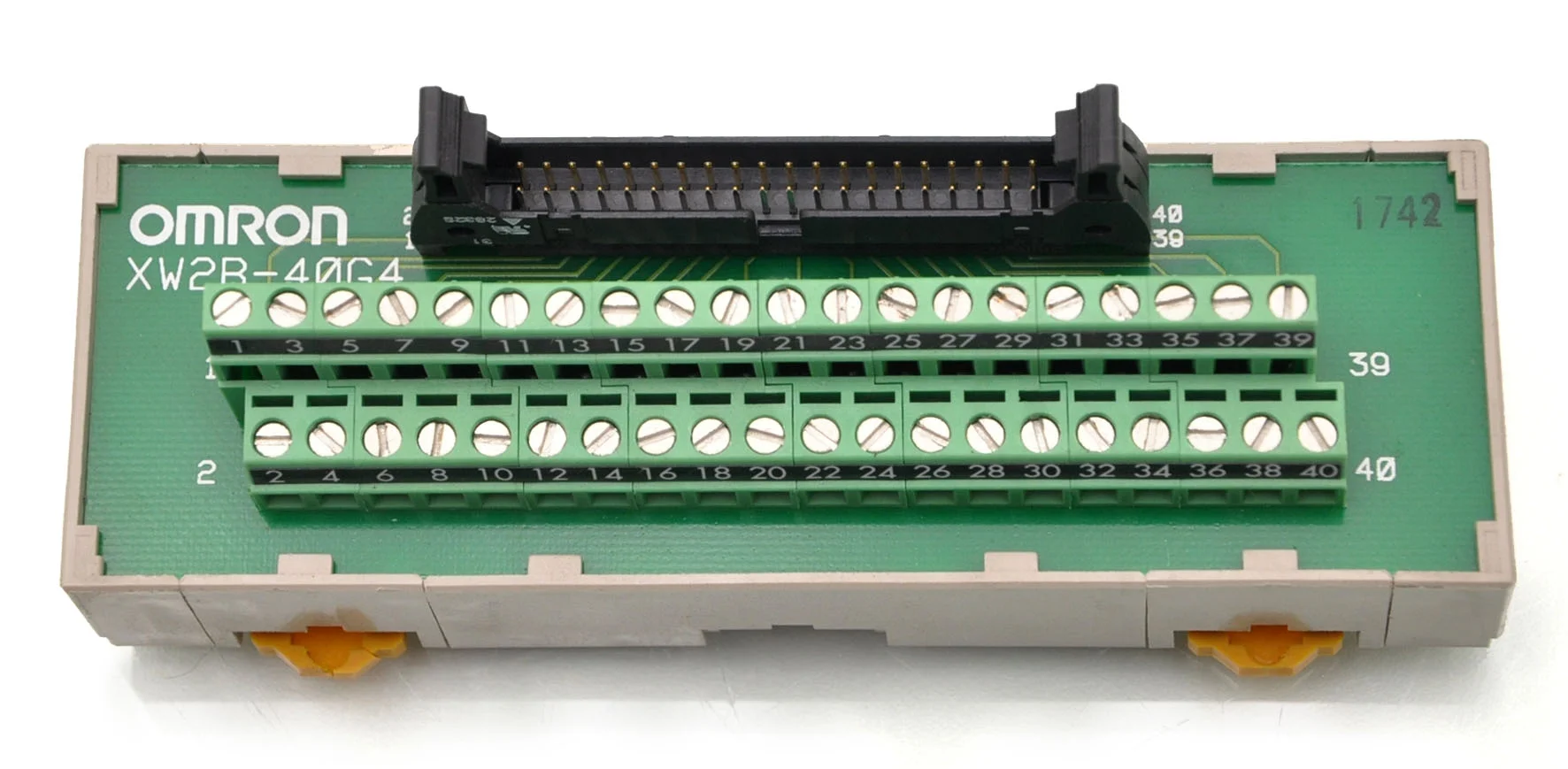 50 poliger Universalklemmblock mit Schraubklemmen M3